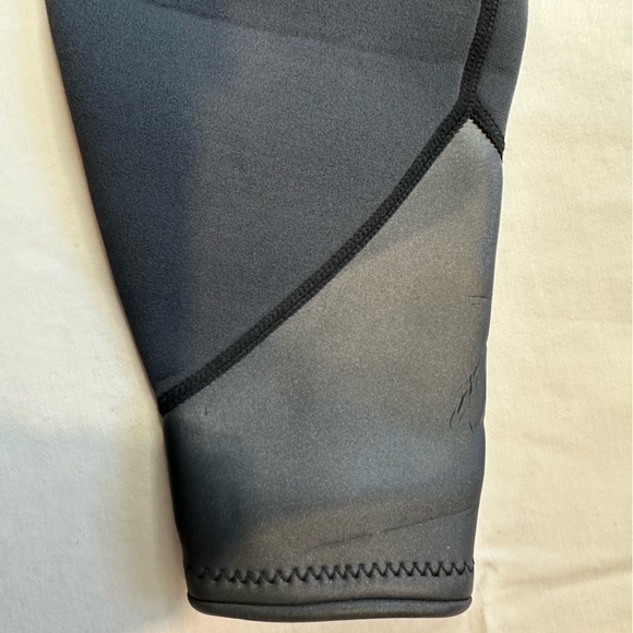 Team Hobie by Stearns EFS 3/2mm Full Long Wet Suit Size Small - Picture 9 of 13